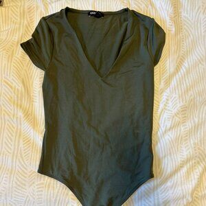 Army green Express short-sleeved body suit